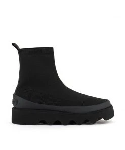 ISSEY MIYAKE X UN Bounce Fit Boot