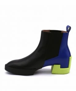ISSEY MIYAKE X UN WOMEN Cubic Bootie