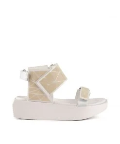 ANREALAGE X UN WOMEN Dimension Wa Lo