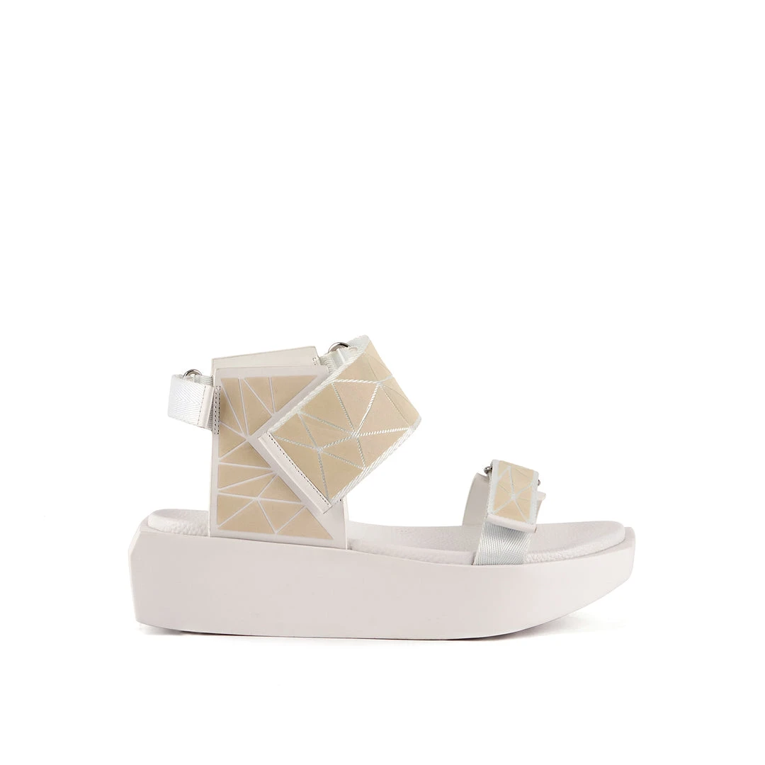 ANREALAGE X UN WOMEN Dimension Wa Lo 3 ANREALAGE X UN WOMEN Dimension Wa Lo