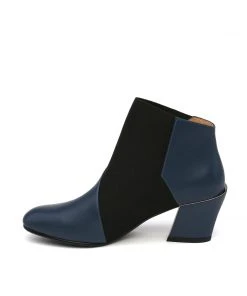 ISSEY MIYAKE X UN WOMEN Wrap Bootie Mid