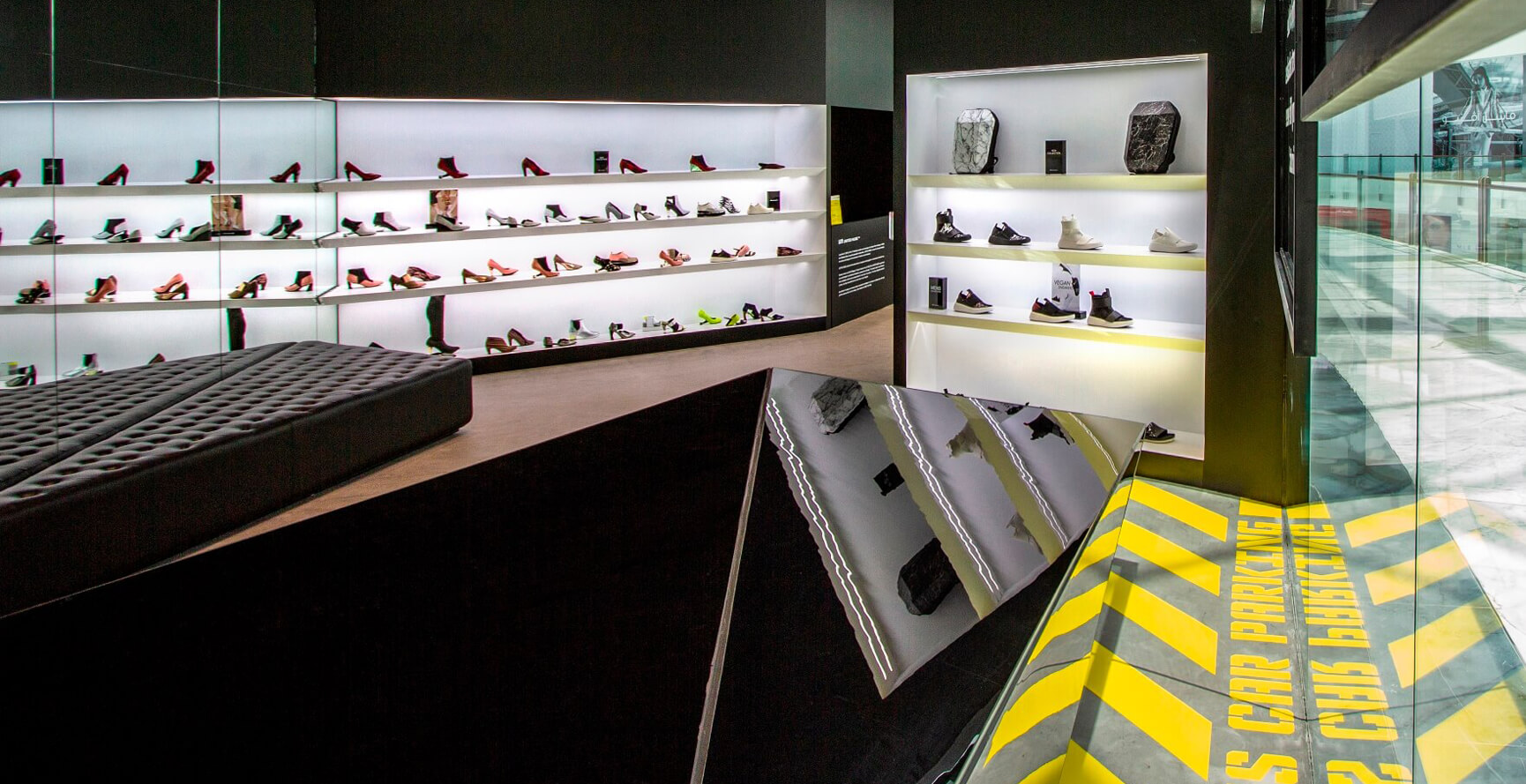 United Nude sale -United Nude sale UN07